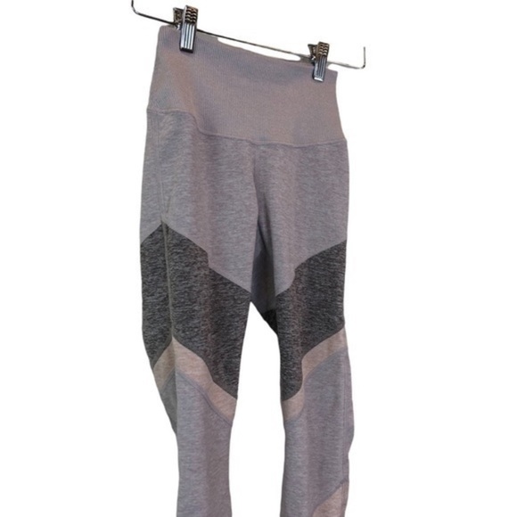 ALO Yoga High Rise Leggings - Picture 4 of 8